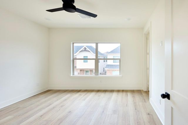 8803 Hollywood Garden Lane, Houston, TX 77080