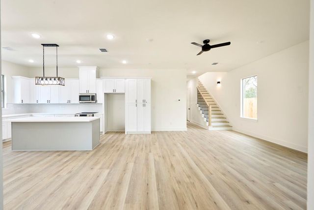 8803 Hollywood Garden Lane, Houston, TX 77080