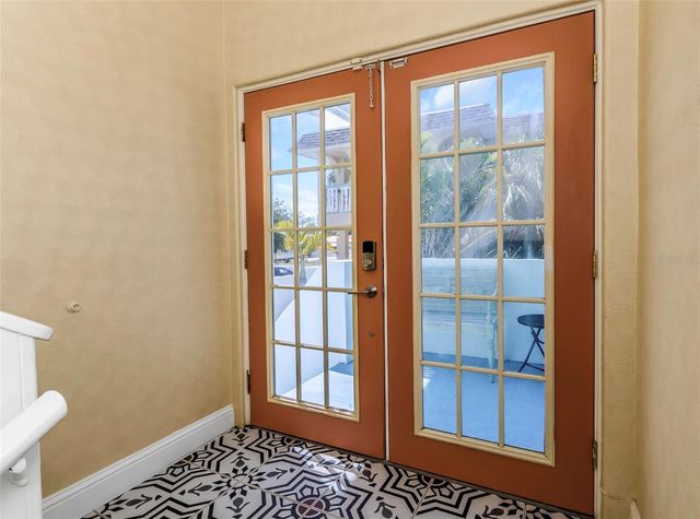 2921 DUPONT STREET S, Gulfport, FL 33707