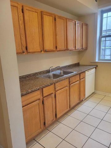 1742 W wallen Avenue, Chicago, IL 60626