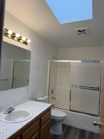 1522 NE Locksley Drive, Bend, OR 97701