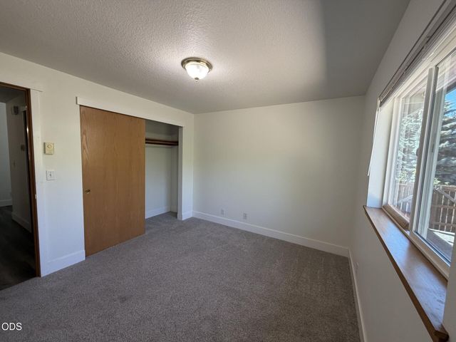 1522 NE Locksley Drive, Bend, OR 97701