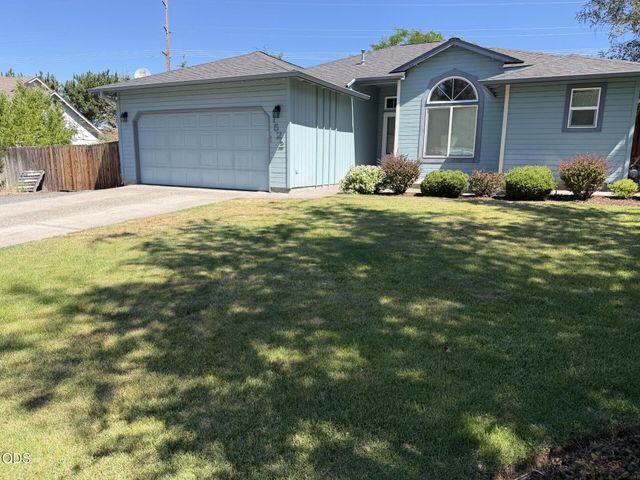 1522 NE Locksley Drive, Bend, OR 97701
