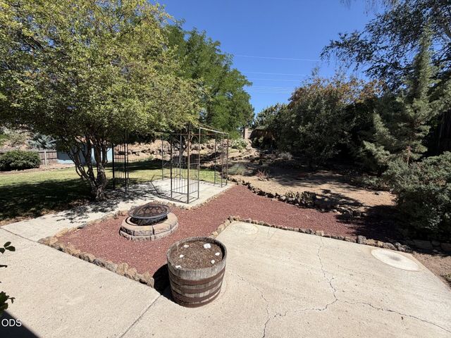 1522 NE Locksley Drive, Bend, OR 97701