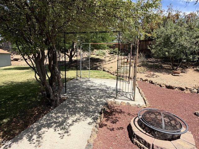 1522 NE Locksley Drive, Bend, OR 97701