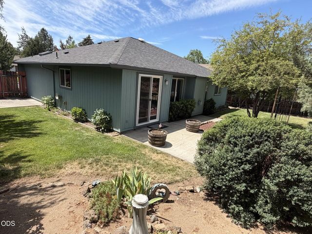 1522 NE Locksley Drive, Bend, OR 97701