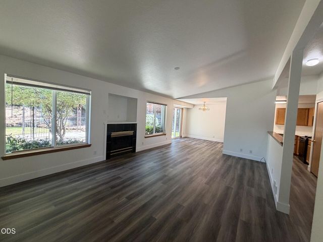 1522 NE Locksley Drive, Bend, OR 97701