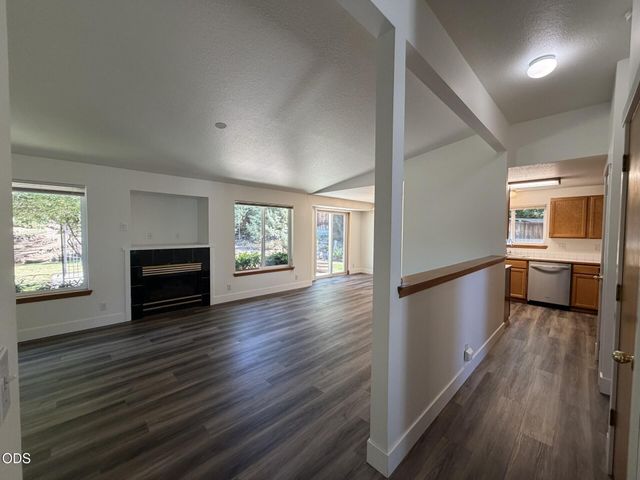 1522 NE Locksley Drive, Bend, OR 97701