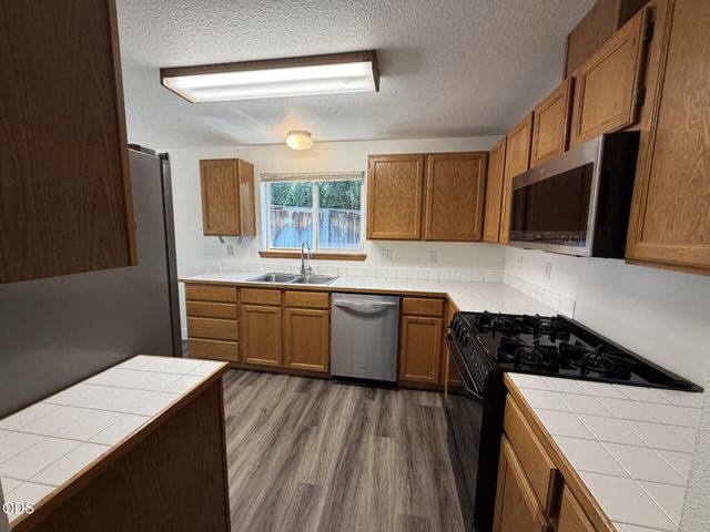 1522 NE Locksley Drive, Bend, OR 97701