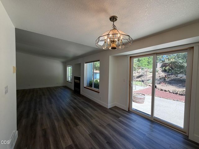 1522 NE Locksley Drive, Bend, OR 97701