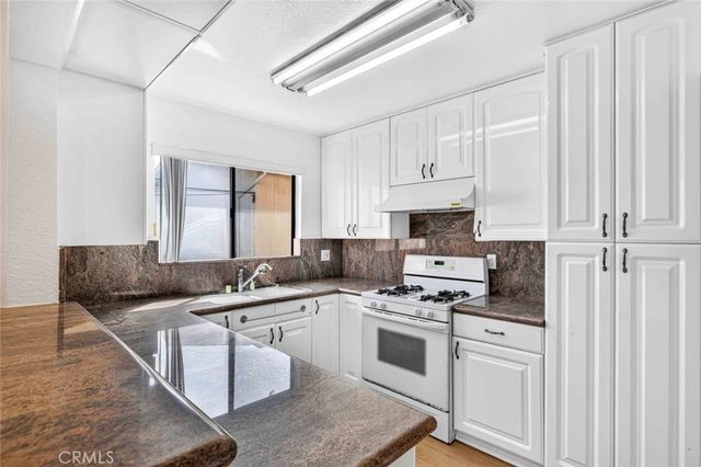 722 E Orange Grove Avenue D, Burbank, CA 91501