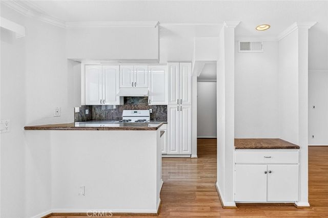 722 E Orange Grove Avenue D, Burbank, CA 91501