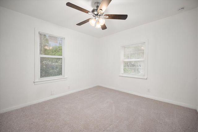 1417 Hamsted Street, Fort Worth, TX 76115