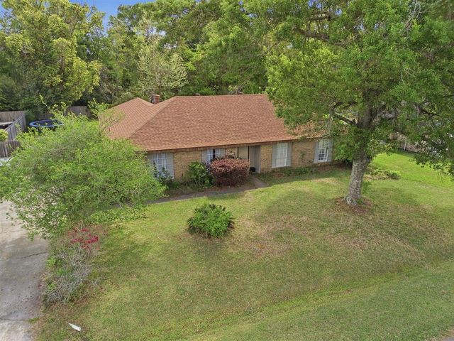 4711 E Greenfield Circle, Lake Charles, LA 70605