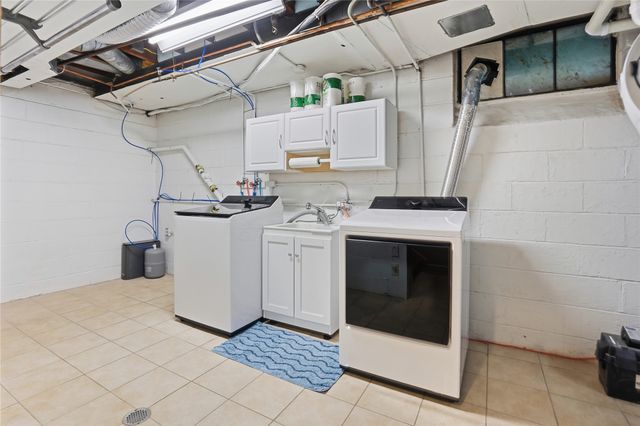 1641 38th Street, Des Moines, IA 50310