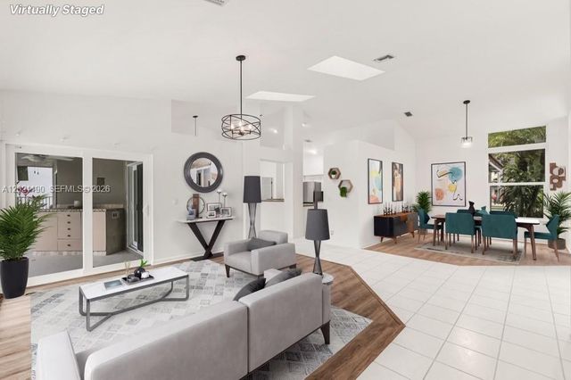 814 Heron Rd, Weston, FL 33326