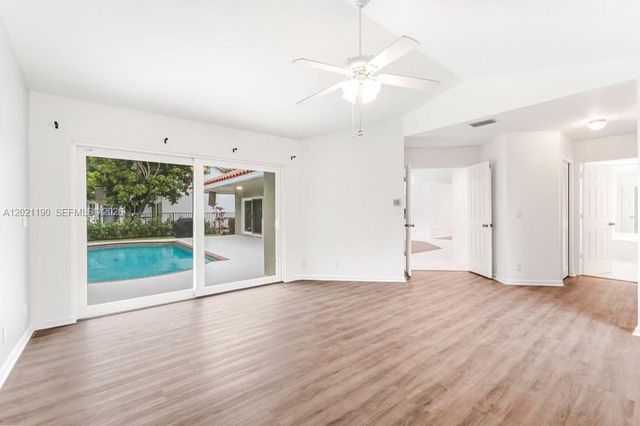 814 Heron Rd, Weston, FL 33326