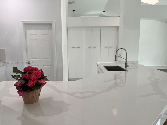 814 Heron Rd, Weston, FL 33326
