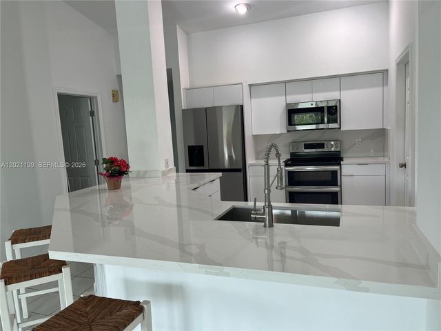 814 Heron Rd, Weston, FL 33326