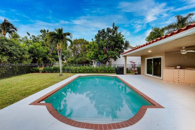 814 Heron Rd, Weston, FL 33326