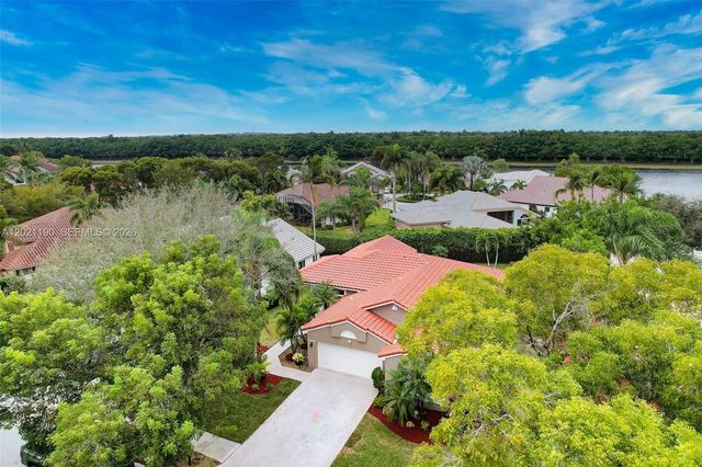 814 Heron Rd, Weston, FL 33326