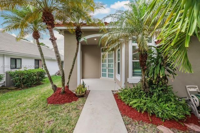 814 Heron Rd, Weston, FL 33326