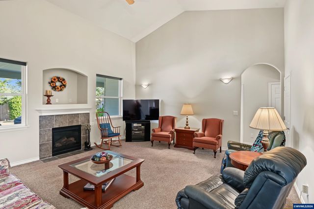 2121 North Albany Rd NW, Albany, OR 97321