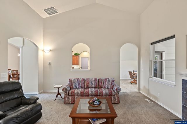 2121 North Albany Rd NW, Albany, OR 97321