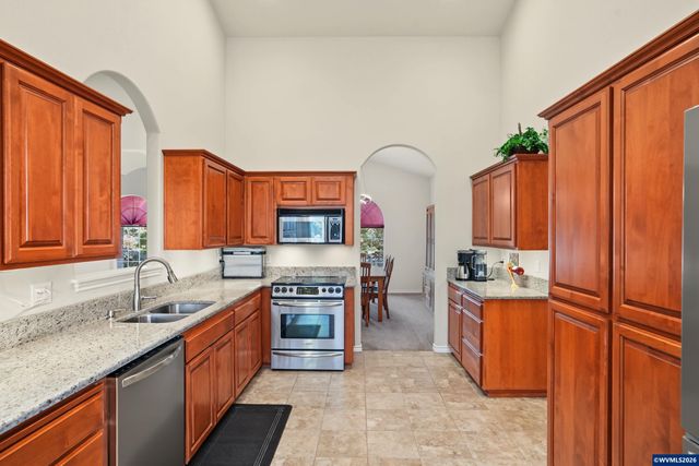 2121 North Albany Rd NW, Albany, OR 97321