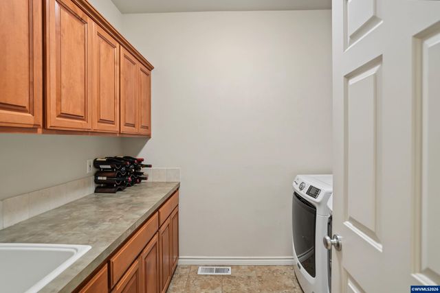 2121 North Albany Rd NW, Albany, OR 97321