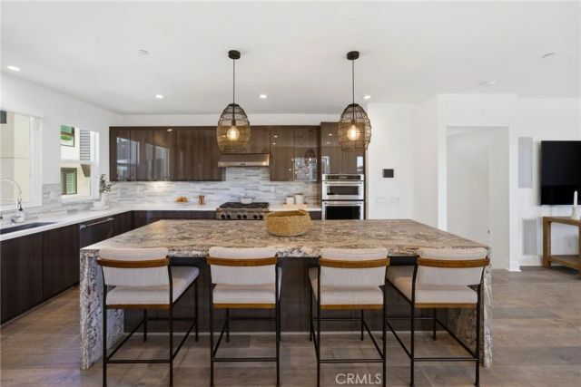 627 Cardiff Reef, Costa Mesa, CA 92627