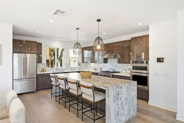 627 Cardiff Reef, Costa Mesa, CA 92627