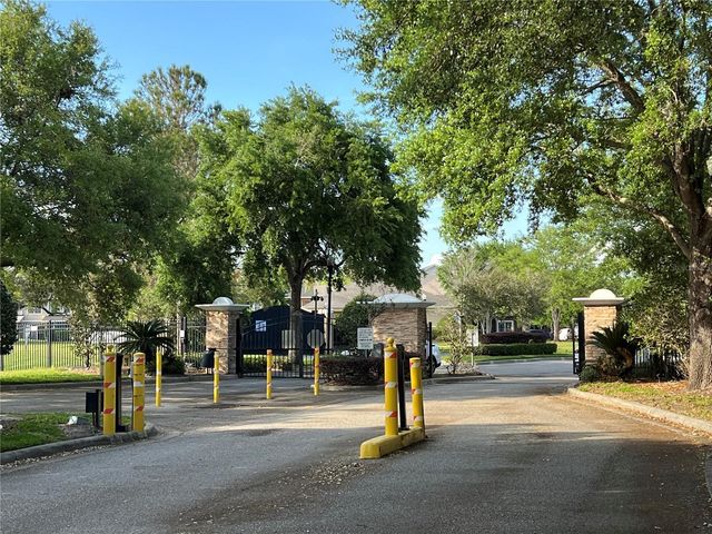 8210 DOWN ROYAL ROAD, Tampa, FL 33610