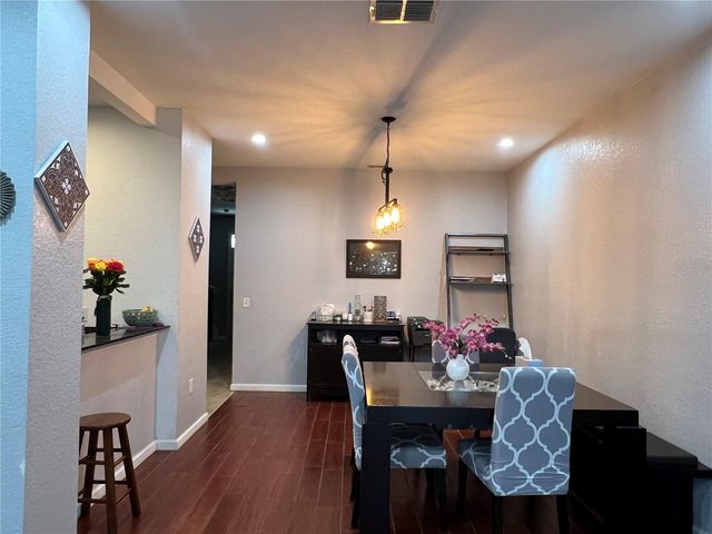 8210 DOWN ROYAL ROAD, Tampa, FL 33610