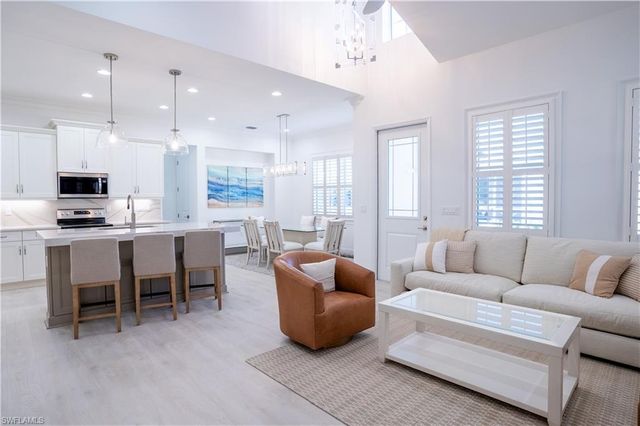 7150 Saona CT, Naples, FL 34113