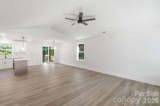 1074 Mountain Crest Drive, Kings Mountain, NC 28086