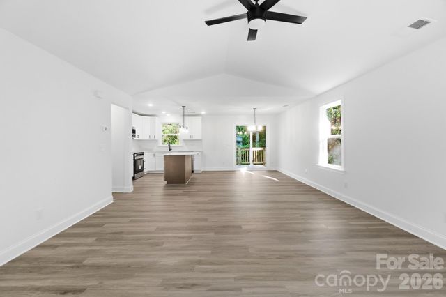 1074 Mountain Crest Drive, Kings Mountain, NC 28086