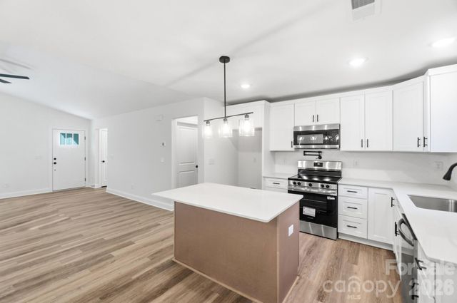 1074 Mountain Crest Drive, Kings Mountain, NC 28086