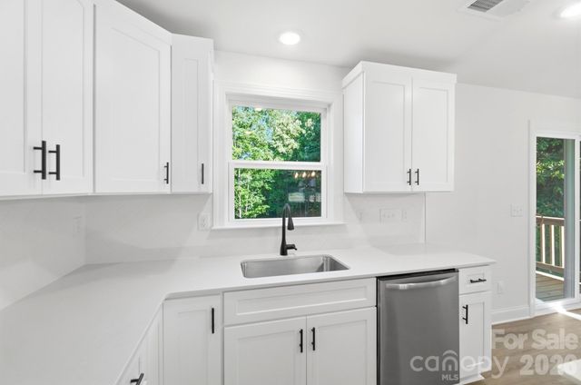 1074 Mountain Crest Drive, Kings Mountain, NC 28086