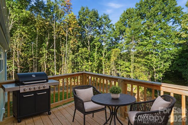 1074 Mountain Crest Drive, Kings Mountain, NC 28086
