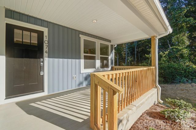 1074 Mountain Crest Drive, Kings Mountain, NC 28086