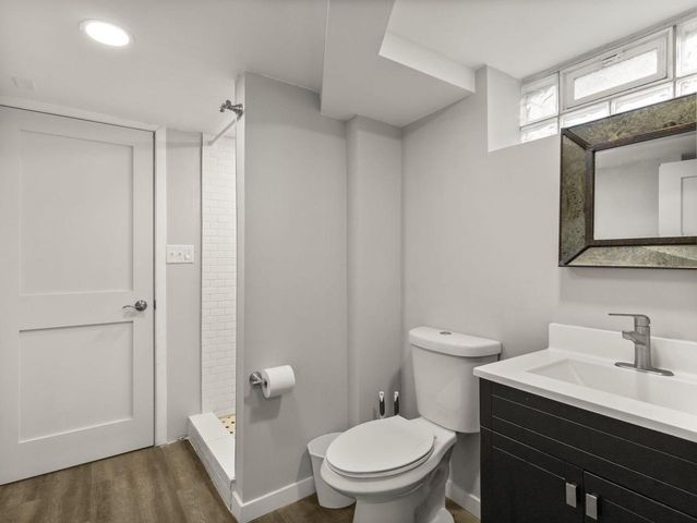 3025 S 72nd STREET, West Allis, WI 53219