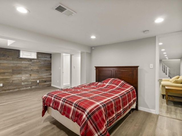 3025 S 72nd STREET, West Allis, WI 53219