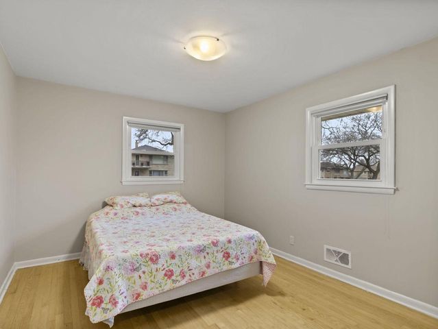 3025 S 72nd STREET, West Allis, WI 53219