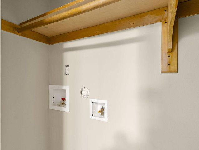 3025 S 72nd STREET, West Allis, WI 53219