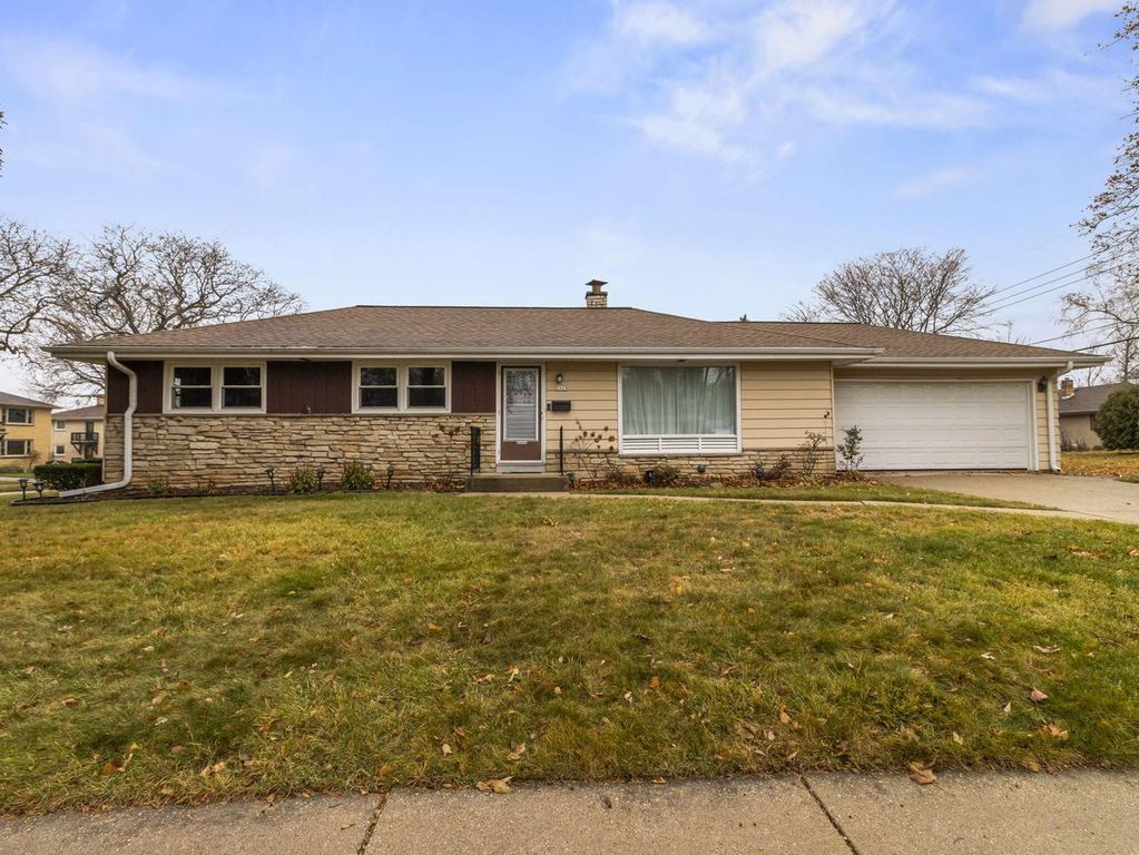 3025 S 72nd STREET, West Allis, WI 53219