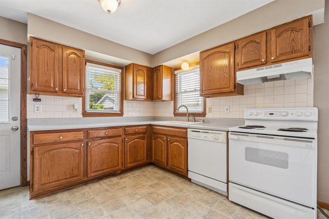 1269 Scott Avenue, Waterloo, IA 50701