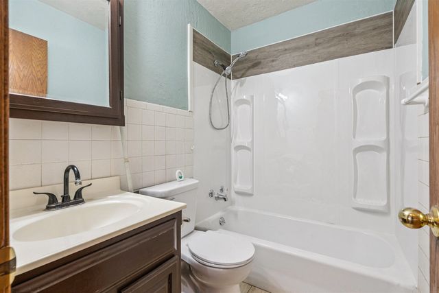 1269 Scott Avenue, Waterloo, IA 50701