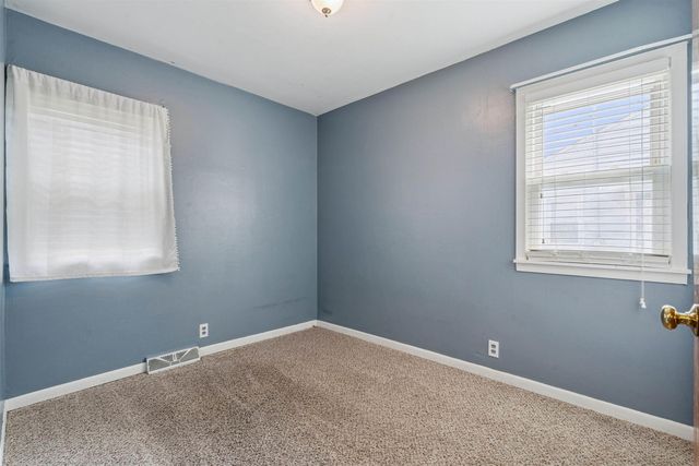 1269 Scott Avenue, Waterloo, IA 50701