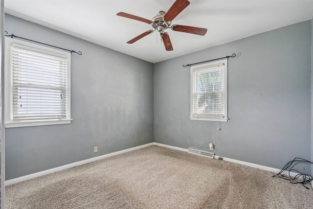 1269 Scott Avenue, Waterloo, IA 50701